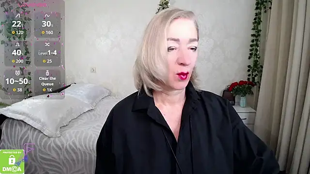 hunters woman online show from 10, 11, 2025