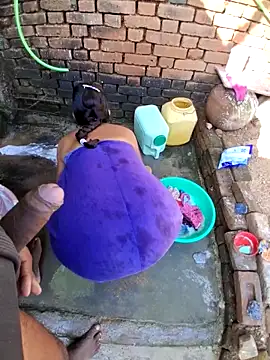 Snapshot of RAYI_Queen_3 chatting on 9, 11, 2025 RAYI Queen 3 online show from 9, 11, 2025