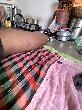 Snapshot of RAYI_Queen_3 chatting on 15, 12, 2025 RAYI Queen 3 online show from 15, 12, 2025