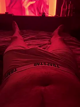 Snapshot of naughtycoupl98 chatting on 15, 2, 2026 naughtycoupl98 online show from 15, 2, 2026