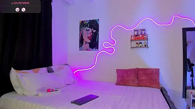 Snapshot of Dilan_and_Mia chatting on 2, 10, 2025 Dilan and Mia online show from 2, 10, 2025