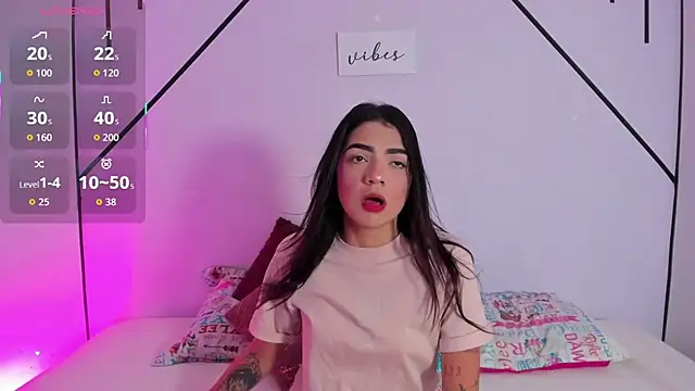 Snapshot of MiahCornell_ chatting on 16, 12, 2025 MiahCornell online show from 16, 12, 2025