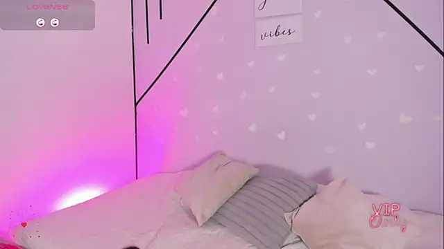 Snapshot of MiahCornell_ chatting on 13, 2, 2026 MiahCornell online show from 13, 2, 2026