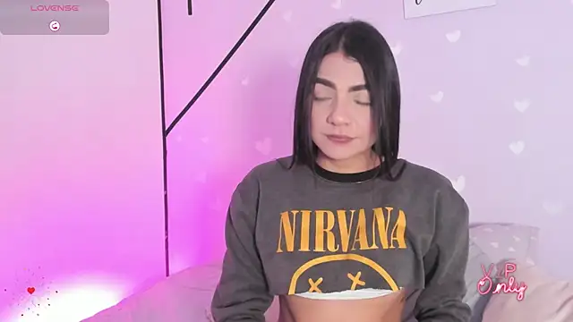 Snapshot of MiahCornell_ chatting on 5, 3, 2026 MiahCornell online show from 5, 3, 2026