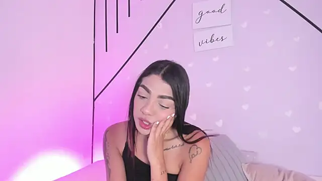 Snapshot of MiahCornell_ chatting on 7, 3, 2026 MiahCornell online show from 7, 3, 2026