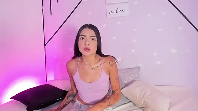 Snapshot of MiahCornell_ chatting on 12, 3, 2026 MiahCornell online show from 12, 3, 2026