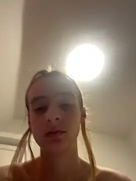 Snapshot of SeccySerena chatting on 4, 2, 2026 SeccySerena online show from 4, 2, 2026