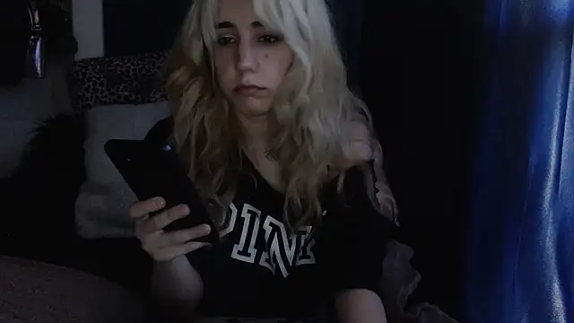 Snapshot of RubySmoke chatting on 14, 9, 2025 RubySmoke online show from 14, 9, 2025