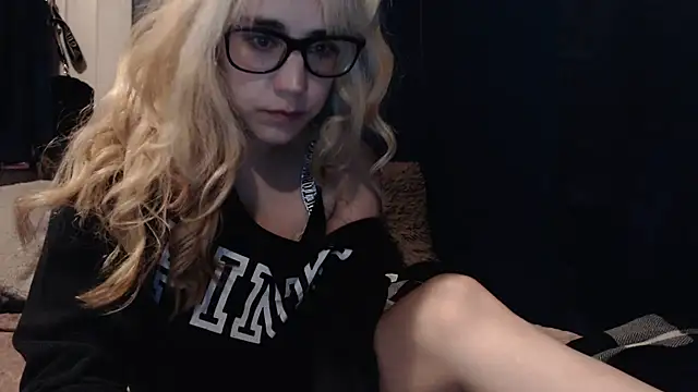 Snapshot of RubySmoke chatting on 24, 9, 2025 RubySmoke online show from 24, 9, 2025