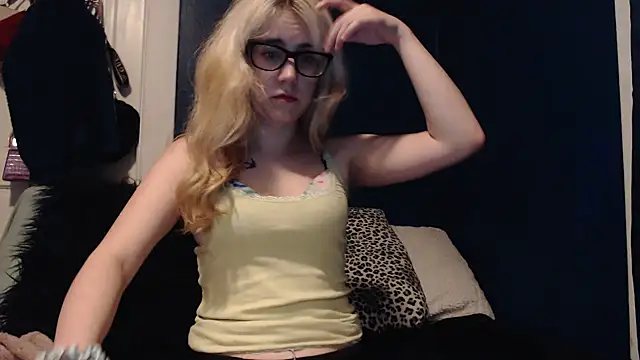 Snapshot of RubySmoke chatting on 27, 9, 2025 RubySmoke online show from 27, 9, 2025