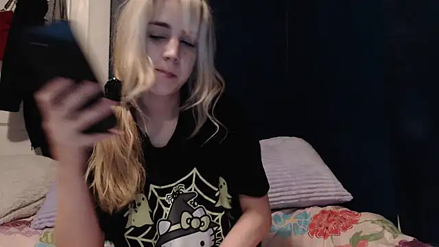 Snapshot of RubySmoke chatting on 16, 10, 2025 RubySmoke online show from 16, 10, 2025