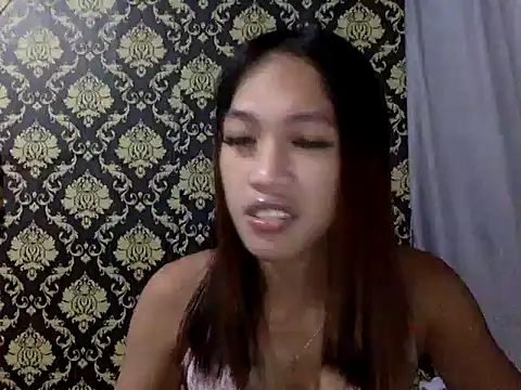 Snapshot of your_wifey chatting on 11, 10, 2025 your wifey online show from 11, 10, 2025