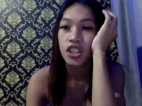 Snapshot of your_wifey chatting on 22, 10, 2025 your wifey online show from 22, 10, 2025