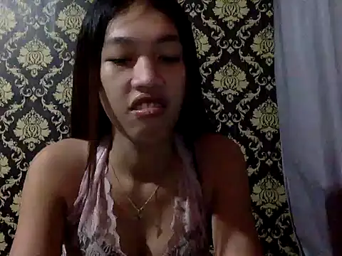 Snapshot of your_wifey chatting on 17, 11, 2025 your wifey online show from 17, 11, 2025