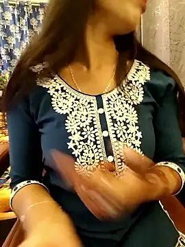Snapshot of priya_26 chatting on 3, 5, 2026 priya 26 online show from 3, 5, 2026
