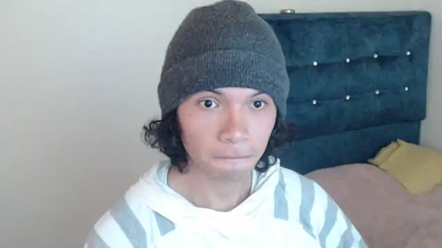 Xoxo Smiles online show from 15, 9, 2025