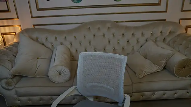 Snapshot of Esmie_Smile chatting on 9, 10, 2025 Esmie Smile online show from 9, 10, 2025