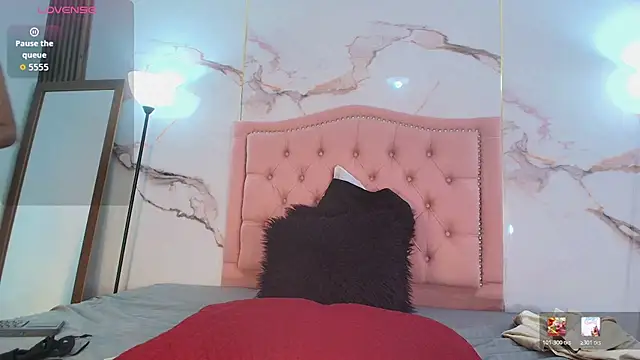 AlyaThompson online show from 2, 5, 2026