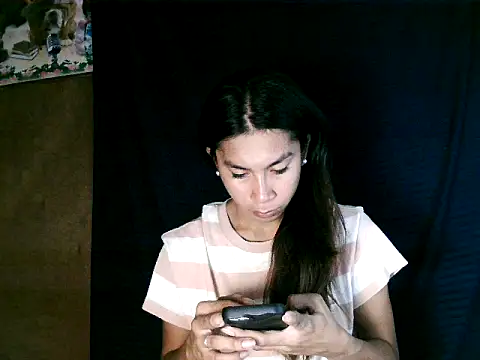 Snapshot of Asian_PrettyAle chatting on 31, 10, 2025 Asian PrettyAle online show from 31, 10, 2025