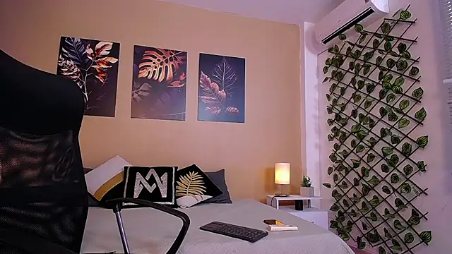 ChristopherBlack  online show from 19, 2, 2026