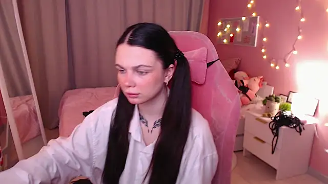 Snapshot of Michela_Fruet chatting on 5, 12, 2025 Michela Fruet online show from 5, 12, 2025