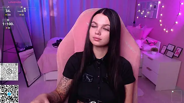 Michela Fruet online show from 5, 5, 2026