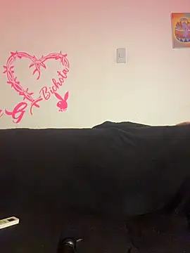 Snapshot of Valen_G111 chatting on 5, 12, 2025 Valen G111 online show from 5, 12, 2025