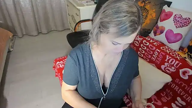 Snapshot of MildMature chatting on 18, 11, 2025 MildMature online show from 18, 11, 2025