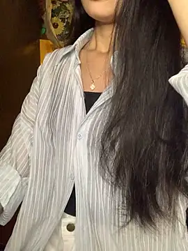 Snapshot of Nhinhi18 chatting on 9, 11, 2025 Nhinhi18 online show from 9, 11, 2025