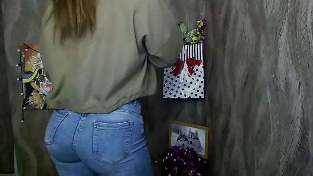 Snapshot of Linda_S_ chatting on 7, 10, 2025 Linda S online show from 7, 10, 2025