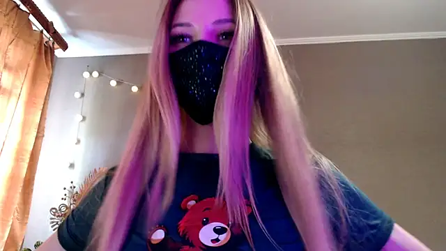 Iris lave online show from 4, 5, 2026