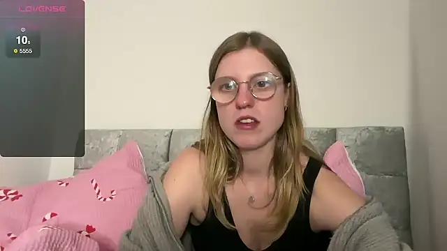 BustyKellyXXX online show from 23, 11, 2025