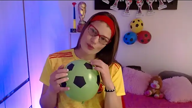 Camila-ventura online show from 1, 7, 2026