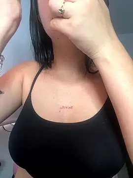 lucy grey25 online show from 18, 1, 2026