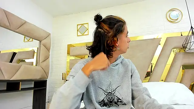 Ibratxandy online show from 4, 10, 2025