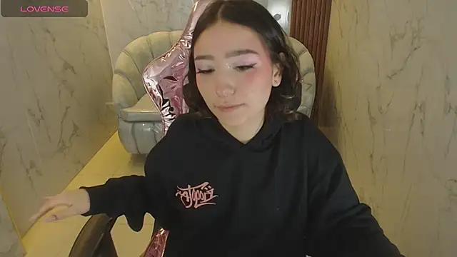 venuss09 s online show from 14, 12, 2025