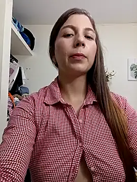 Arianna Moss online show from 6, 3, 2026