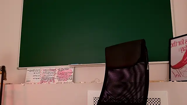 NoraHaynes online show from 2, 5, 2026