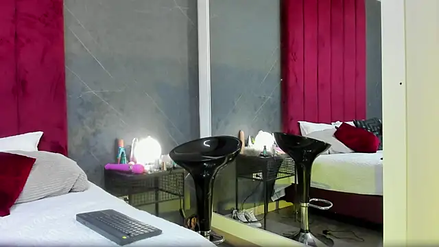 Snapshot of SiennaMonroe_ chatting on 27, 9, 2025 SiennaMonroe  online show from 27, 9, 2025