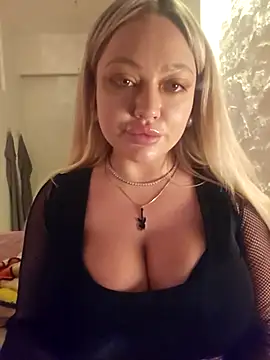 misstitmouseofficial online show from 22, 9, 2025