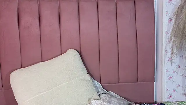 Hela Collins online show from 28, 9, 2025