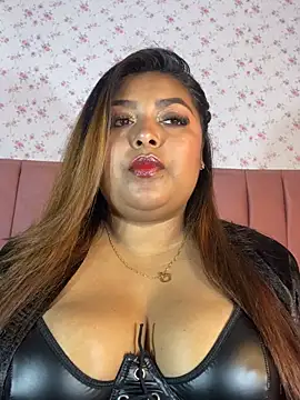 Hela Collins online show from 5, 10, 2025