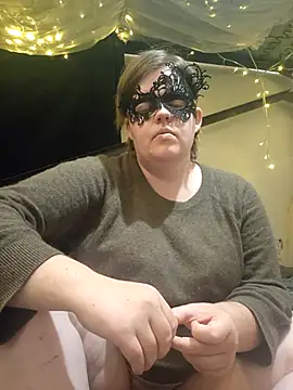 Snapshot of VeiledMuse chatting on 9, 11, 2025 VeiledMuse online show from 9, 11, 2025