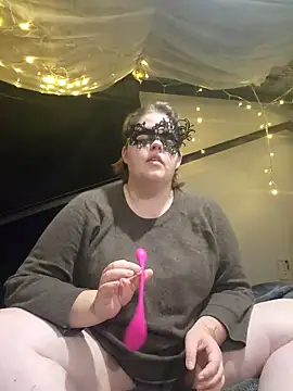 Snapshot of VeiledMuse chatting on 23, 11, 2025 VeiledMuse online show from 23, 11, 2025