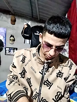 Snapshot of Tussi-amor chatting on 15, 9, 2025 Tussi-amor online show from 15, 9, 2025