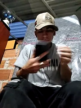 Snapshot of Tussi-amor chatting on 17, 9, 2025 Tussi-amor online show from 17, 9, 2025