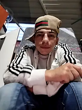 Snapshot of Tussi-amor chatting on 18, 9, 2025 Tussi-amor online show from 18, 9, 2025