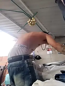 Snapshot of Tussi-amor chatting on 7, 11, 2025 Tussi-amor online show from 7, 11, 2025