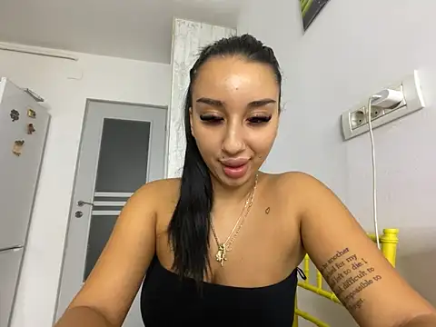 Snapshot of BlueEyes_BB chatting on 8, 10, 2025 BlueEyes BB online show from 8, 10, 2025