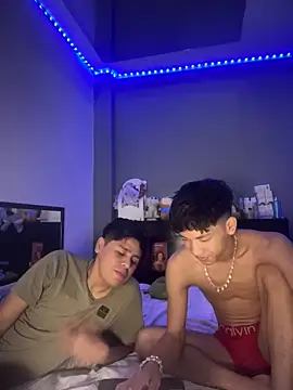 Kailertwink online show from 7, 5, 2026